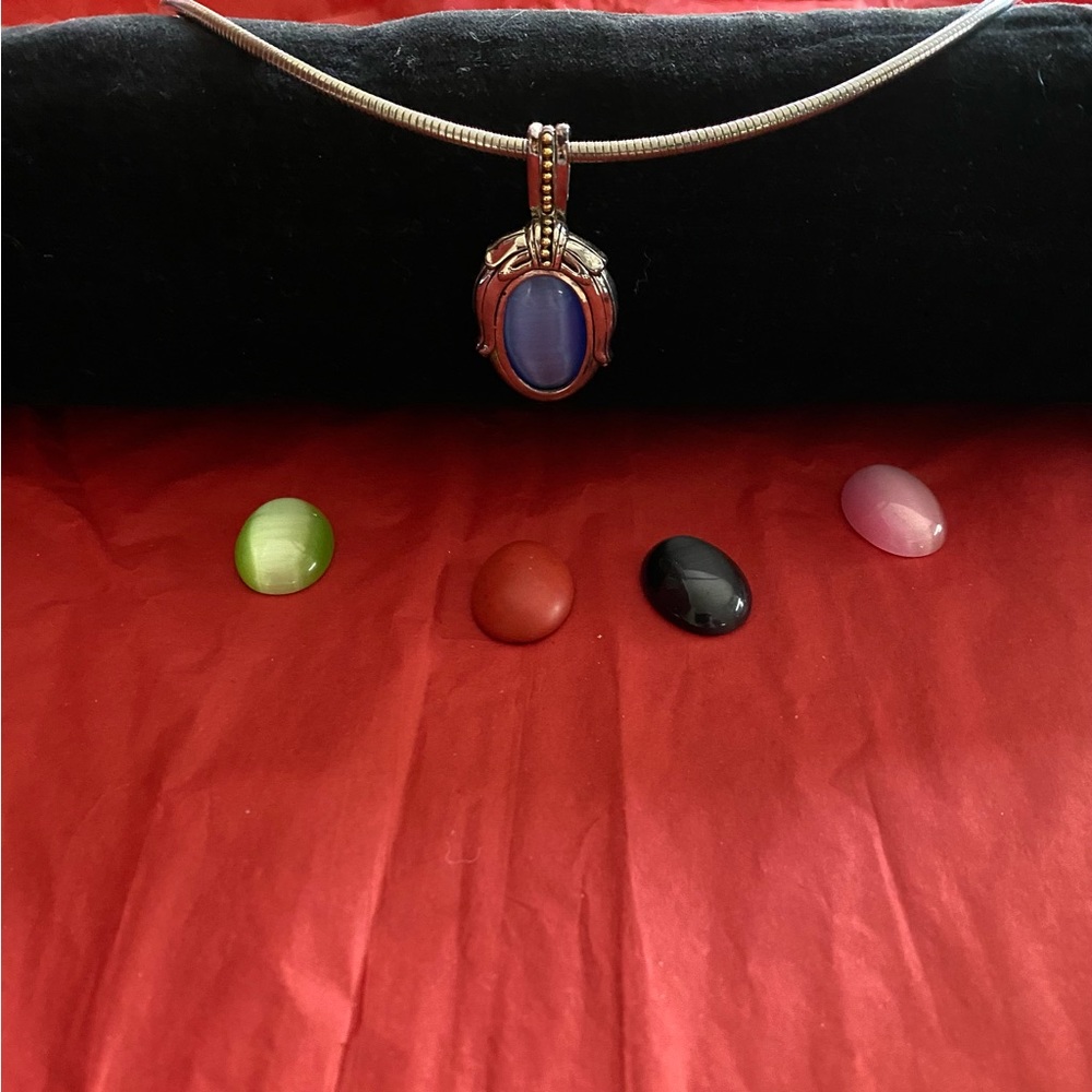 Vintage Necklace Cat Eye